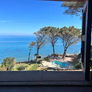 https://villa-amalia-sul-mare.sicilyhotelsitaly.net
